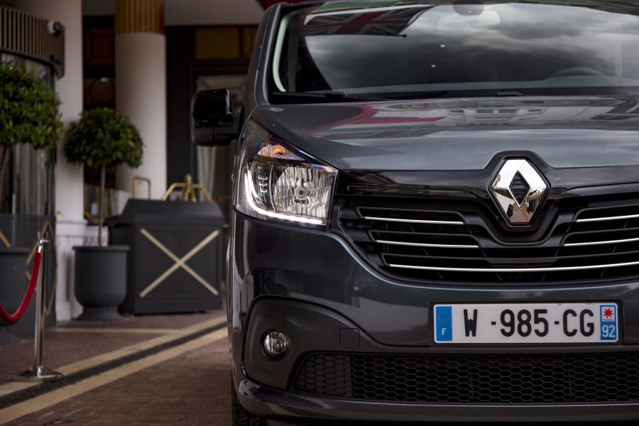 Детали экстерьера Renault Trafic SpaceClass 2017 года  (WW) (фото 2 из 43)